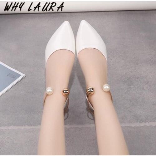 Womens single shoe, with a small heel and pointed toe, wrapped in a bun. South Korea spring and autumn 2021 full lady fashion s