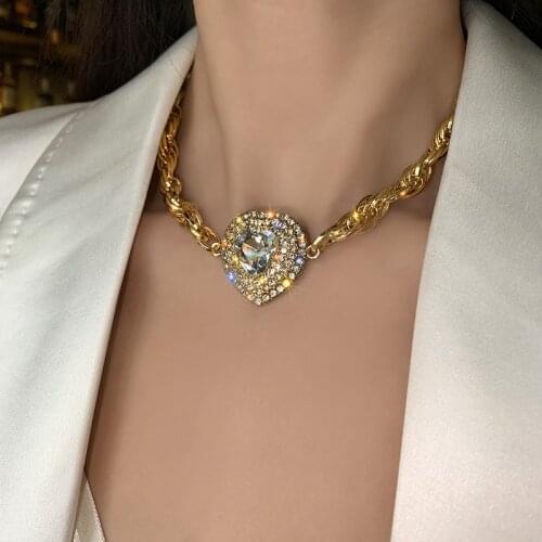 FYUAN Fashion Golden Heart Crystal Choker Necklaces for Women Geometric Chain Necklaces Statement Jewelry Party