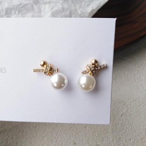 Korean Style Temperament Elegant Small Metal Bow Simple Fashion Sweet Round Imitation Pearl Clip Earrings for Girls Women Gifts