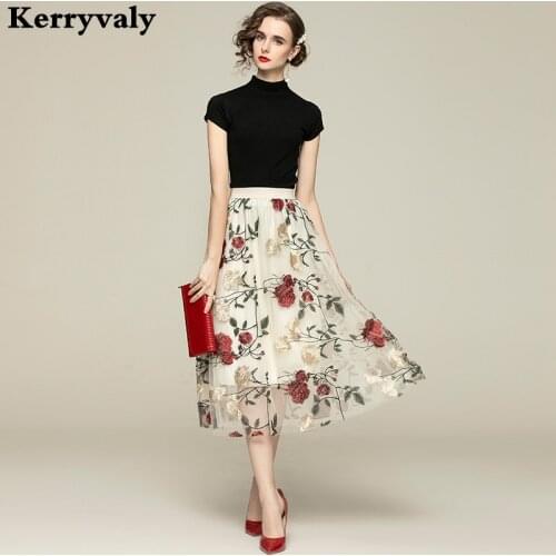 Super Fairy 2 Piece Set Women Summer 2021 Knitted Half-sleeve Bottom Shirt+ Embroidered Large Flower Mesh Skirt Suit K8138