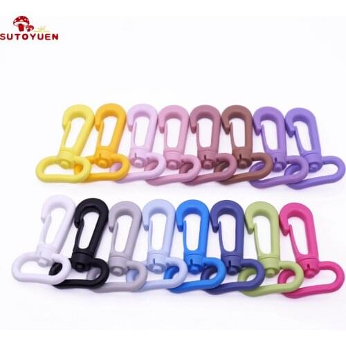 Sutoyuen 100pcs Plastic Snap Hooks Rotary Swivel Belt Straps Buckles Keychain Clasp Backpack Accessories Webbing 25mm