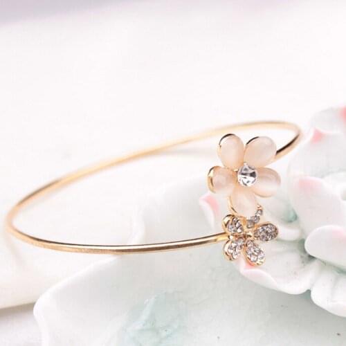 Women Fashion Bracelet Daisy Open Bracelet Opal Rhinestone Bracelet Bangles Gift for women