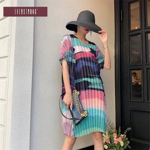 Early Autumn New Dress Fashion Leisure Ink Printing V-neck Short Sleeve Loose Swing Skirt Large Womens Dress