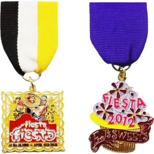 Wholesale and retail shine 3D engraving badges hot sale color badge