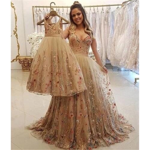 Champagne Embroidery Mother Daughter Birthday Party Dresses Ball Gowns Princess Floral Applique Celebrity Mom Girl Matching Gown