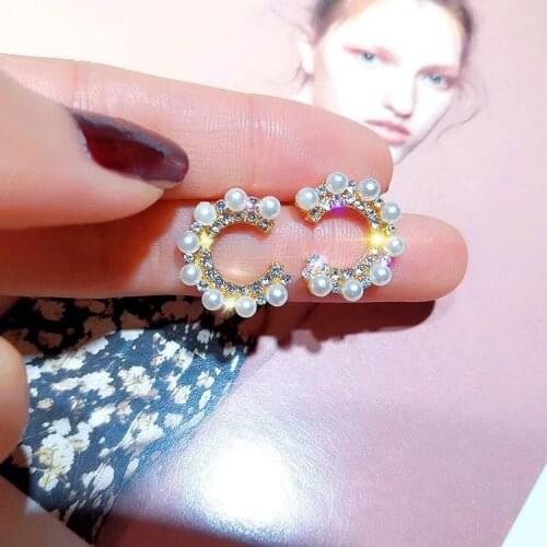 2019 New Arrival Round Metal Women Classic Stud Earrings Korean Earrings Pearl Earrings Woman Short Arc Jewelry For Female