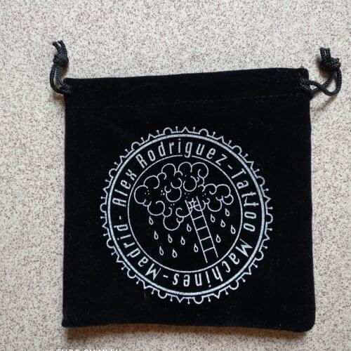 Customize&wholesale black small velvet jewelry pouch velvet gift drawstring pouch bag custom logo gold jewelry packaging bag