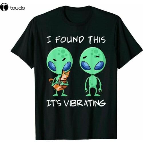 Alien With Cat I Found This ItS Vibrating T-Shirts Cotton