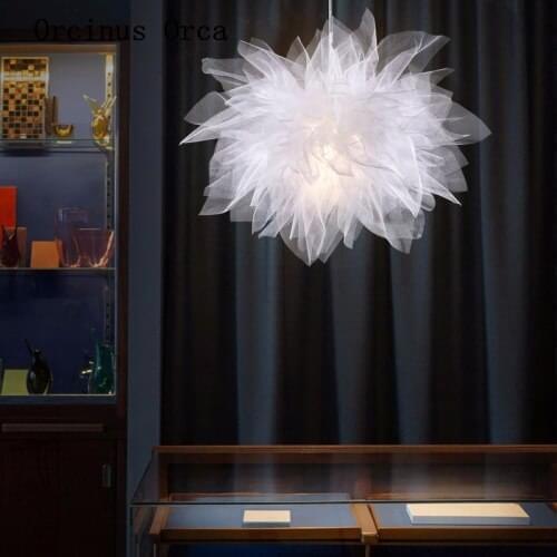 Cartoon dream net yarn chandelier Girl Bedroom childrens room Princess room lamp northern Europe romantic pink Chandelier