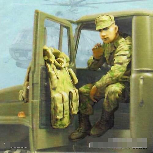 1/35 Russian military driver 90s-2000s (for all types of trucks) No truck, Resin Model Soldier GK, Unassembled and unpainted kit