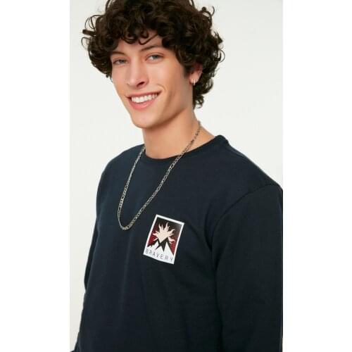 Trendyol Men 'S Regular Fit Cycling Neck Sweatshirt TMNAW22SW0383