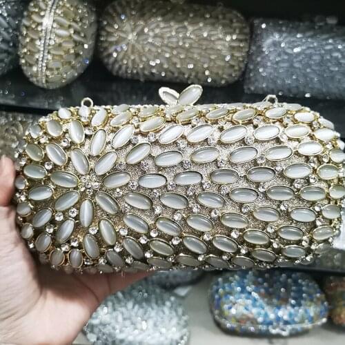 New Arrival Gold Metal Big Stone Lady Clutches Wallets High Quality Women Clutch Bags Evening White Diamond Purses Phone Wallet