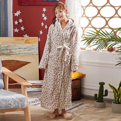 Hooded Night Robe Winter Coral Fleece Cartoon Star Bathrobe Over Size Flannel with Belt Nightgown Women Thickening Pajamas