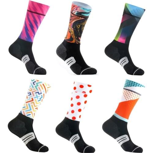 2021 New Seamless Anti Slip Road Bicycle Socks Professional Bike Team Aero Socks Outdoor Sport Cycling Compression Socks Men