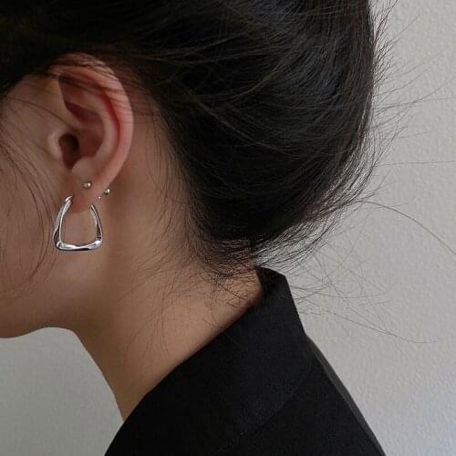 New Vintage Gold Metal Small Hoop Earrings For Women Cерьги Minimalist Fashion Jewelry Gifts Korean Earrings 2021 Trend