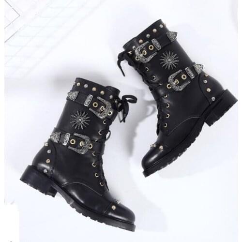 2018 New Fashion Women Blakc Leather Buckles Boots Studs Cover Ladies Flat Motorcycle Boots Punk Style Lace Up Riding Boots