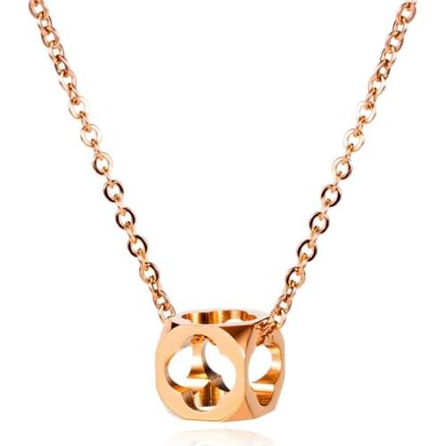 Fashion Net Red Hollow Flower Titanium Steel Necklace Female Wild Polygon Clover Clavicle Chain