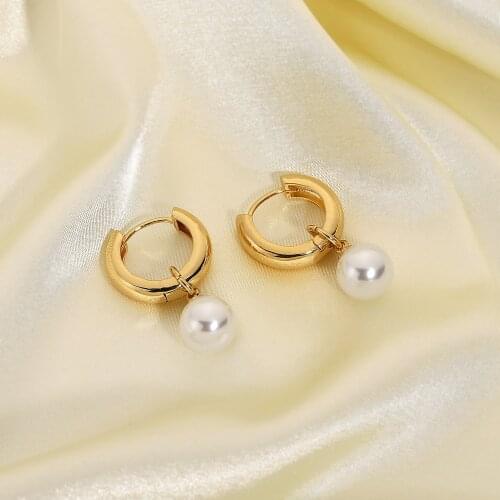 French Style Elegant Pearl Huggies Earrings For Women Girls High Quality Gold Plated Brass Hoop Earrings Party Jewelry