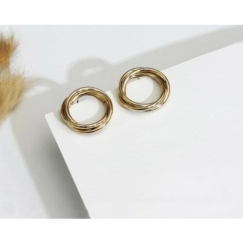 Korean Fashion Circle Metal Earrings Gold Color Glossy Round Simple Earring Twist shaped New Fashion Earrings Wholesale