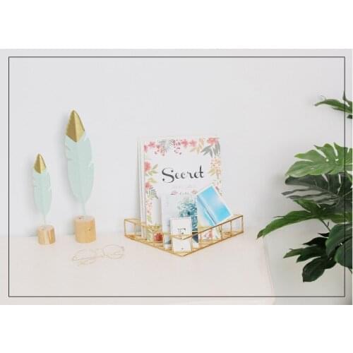 1PC Geometric Shape Metal Table Storage Basket Nordic Wall Mounted Desk Storage Shelf Basket Magazine Book Organizer Home JL 233