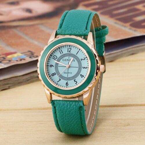 Top Geneva Classic Women Golden Flower Crown Double Color Wristwatch Girl Fashion Quartz