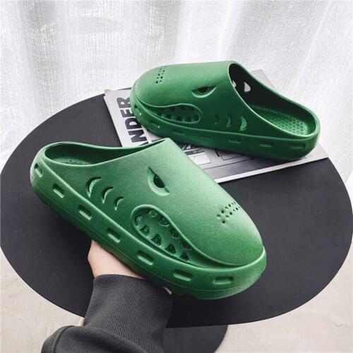 2021 new Crocks Sandals Hole Shoes Slippers Men and Women Summer Camouflage Air Cushion Beach Flat Garden Shoes Couple