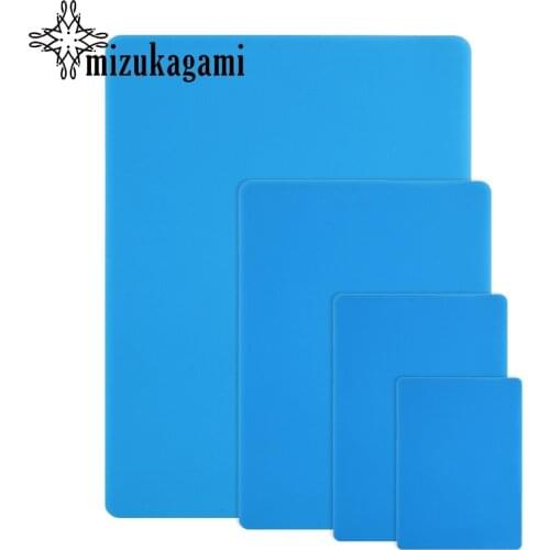 1pcs UV Blue Resin Jewelry Liquid Silicone Mold Silica Gel Gasket Silicone Molds For DIY Anti Dirty Tabletop Ma