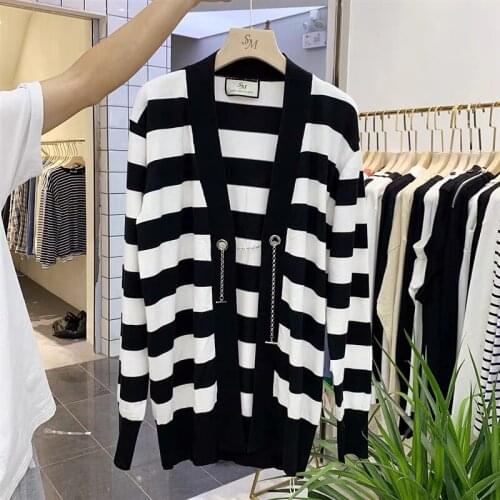 Mens and womens knitted sweaters in autumn and winter fashion brand embroidered stripes British style