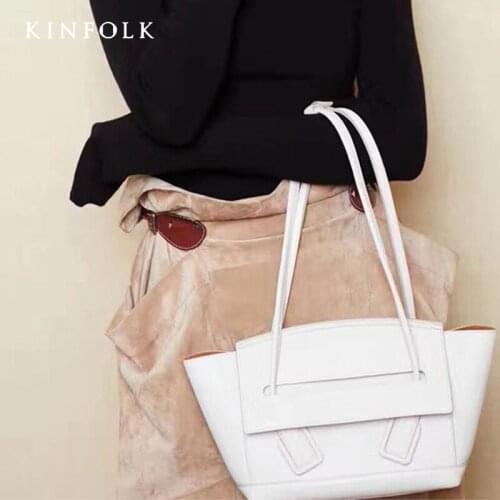 New 2021 Net Red Celebrity Inspired Handbag Wings Catfish Bag Large Capacity Woven Vintage Underarm Bag Tote Bag