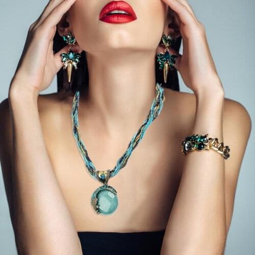 Bohemia Necklace Crack Round Pendant Turquoise Multilayer Beads Vintage Necklace Fashion Wear Accessories Women Birthday Present