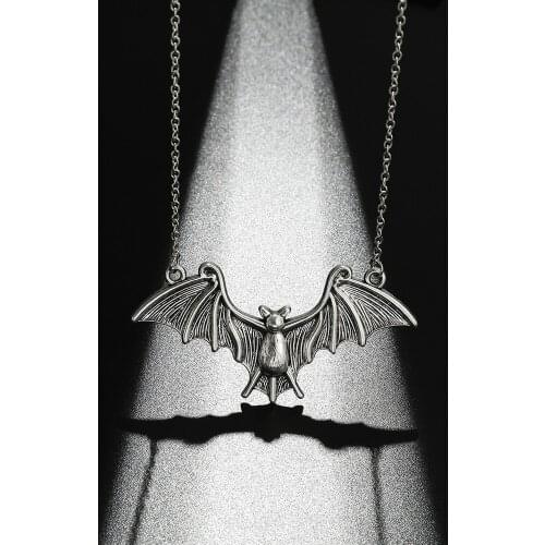 Gothic Bat Necklace Retro Punk Vampire Personality Animal Pendant Halloween Sweater Chain Neutral Demon Wings Jewelry