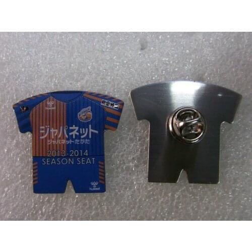 Iron soft enamel round pin+gold plating+butterfly clutch