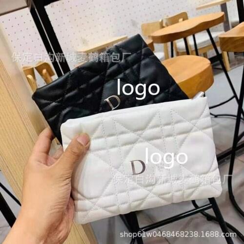 New style womens bag D fashion small bag hand bag diamond lattice bag make up small bag envelope bag embroidery thread Mini Bag