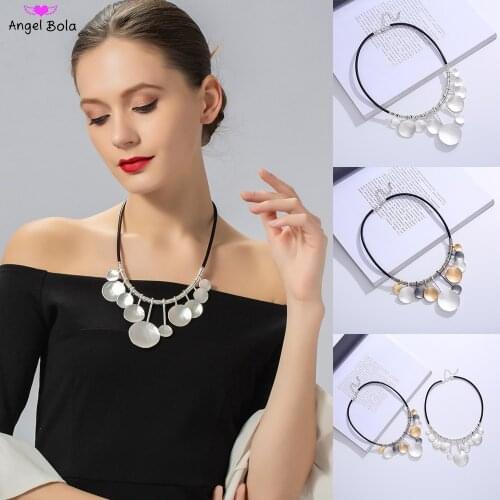 Round Necklace for Woman Matte Silver Statement Leather Cord Necklace Luxury Charm Jewelry Accessories Zinc Alloy Necklace Gift