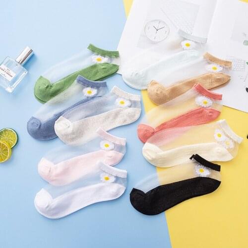 Womens summer thin glass stockings Korean small daisy crystal stockings shallow mouth cute transparent card silk boat socks