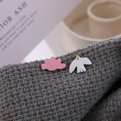 2021 New Arrivals Cute Cartoon Pigeon Cloud Stud Earrings For Women Girl Small Asymmetrical Earring Gift Fashion Jewelry