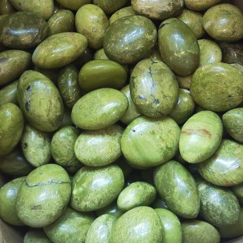 120g Worry Stone Natural green opal Crystal palm stone opel Quartz gemstone Anxiety Stress Relieve Reiki Healing 1pcs