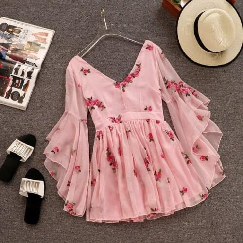 2020 Summer New Arrival Super Fairy Flare Sleeve V Neck Fragmented Floral Dress Chiffon 3/4 Sleeve Mini Dress