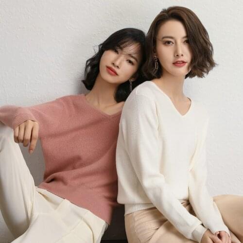 Autumn and winter new sweater womens v-neck pullover womens fashion loose sweater long-sleeved solid color