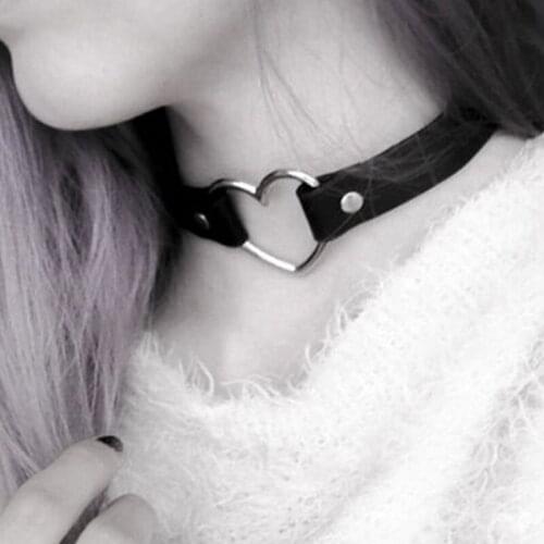 Fashion Punk HARAJUKU PU Choker Cut Out Metal Heart Collar Faux Leather Short Necklace for Women Colliar Gift for Girls