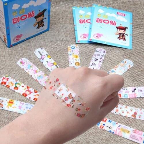 900C 1 Box Cartoon Bandage Waterproof Wound Adhesive Bandages Cute Dustproof Breathable First Aid Treatment For Children