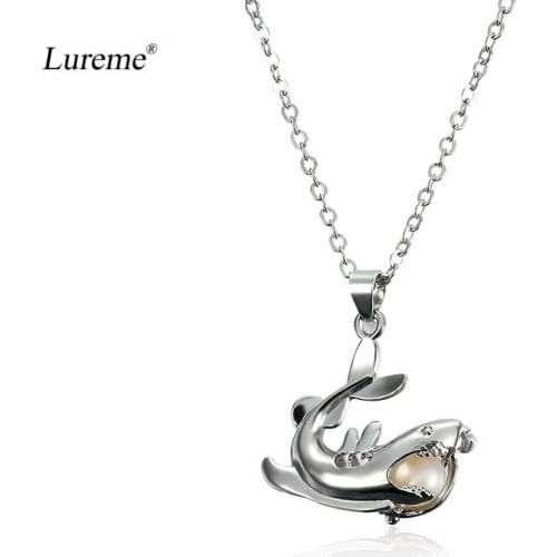 Lureme Vintage Hollow Shark with Natural Pearls Pendant Necklace Locket for Women Jewelry Gift (nl005641)