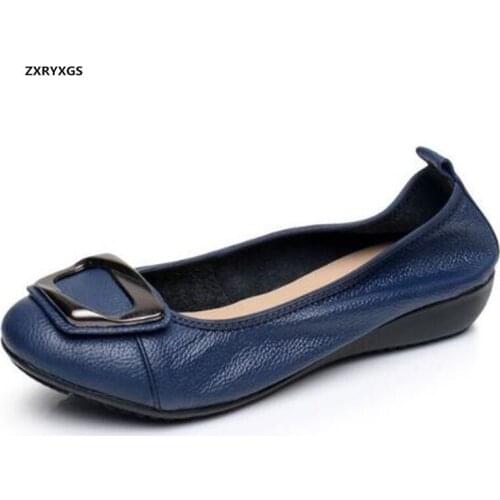 Promotion 2020 New Fashion Top Soft Cowhide Mom Comfortable Shoes Woman Leather Shoes Metal Buckle Women Flat Shoes Large Size