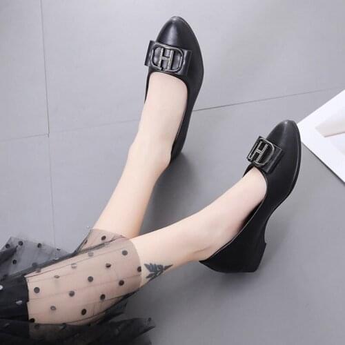 European Famous Brand Ladies Shoes Leather Women Flat Shoes Slip On Ballet Loafers Metal Buckle WomenS Shoes