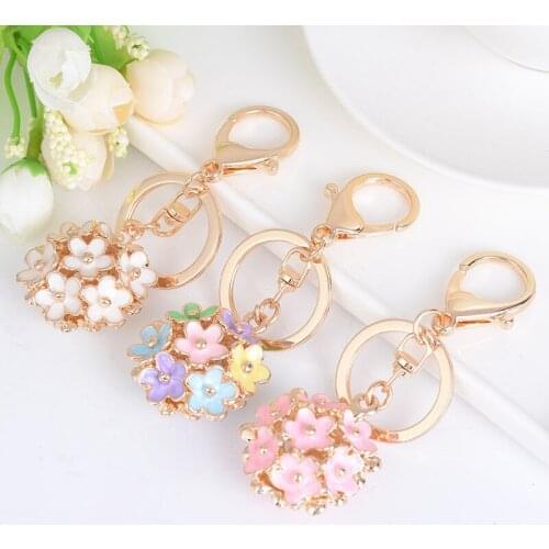 Fashion Style Spherical Oil Drop Daisy Flowers Alloy Keychain Car Ornaments Key Holder Bag Pendant Women Gift Keyring Trinket