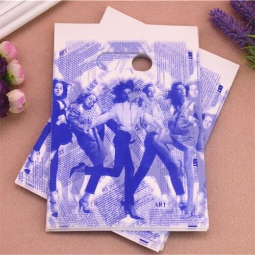 2016 New Design Wholesale 100pcs/lot 15*20cm Fashion Plastic Clothing Packing With Handles Shopping Packaging Bags