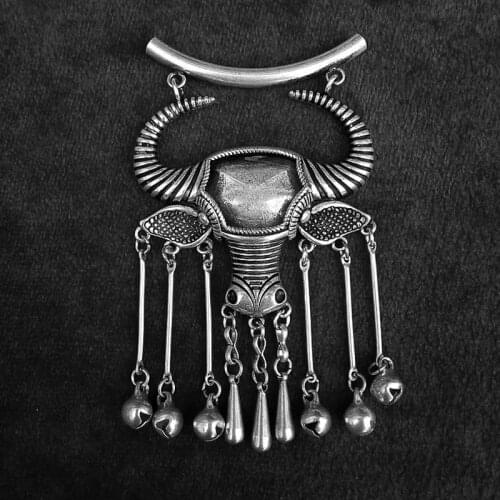 Hot sell new - free shipping Handmade DIY pendant inlaid old Miao silver embroidered buffalo tau off empty underpinning support