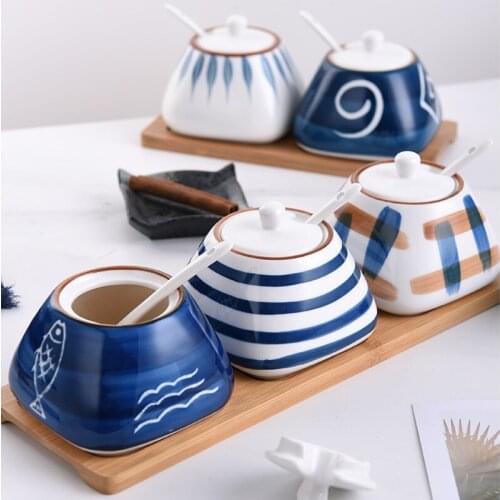 Japanese retro ceramic spice rack household kitchen salt gun pot set dust-proof moisture-proof hand-painted seasoning jar