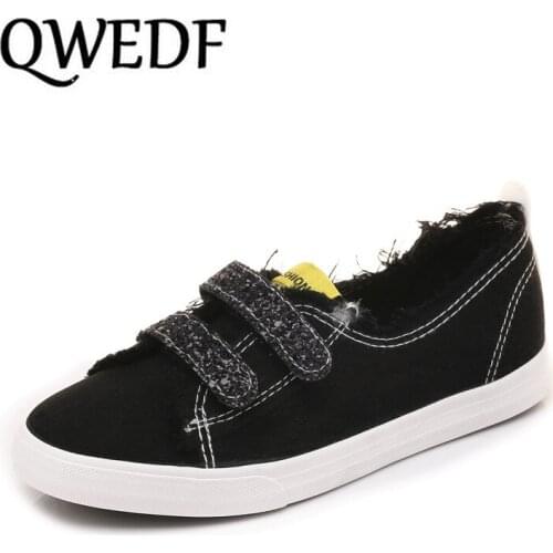 2019 Womens Summer Flat Casual Fashion New Soft Bottom Shoes Solid Color Sleek Shoes White Canvas Shoes Gilrs Sneakers T1-13