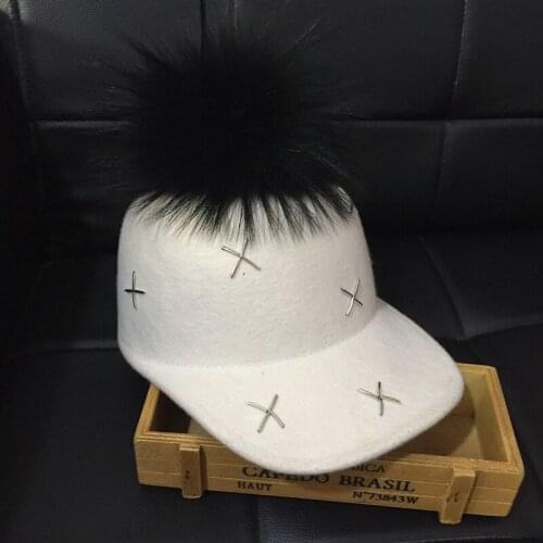 202010-naonao-white wool British Style Silk yarn cross Raccoon fur ball street leisure lady Octagonal hat women visors cap